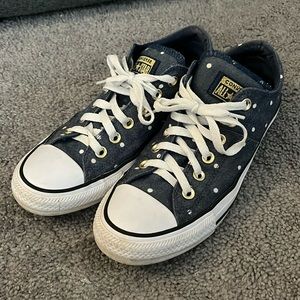 Polka dot women’s converse size 8!